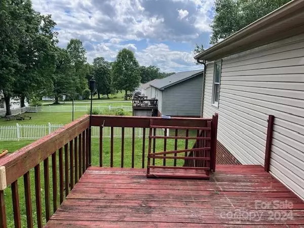 Lenoir, NC 28645,1661 Oakmont DR
