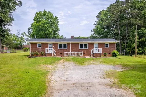 Hickory, NC 28602,2420-2422 4th AVE SW