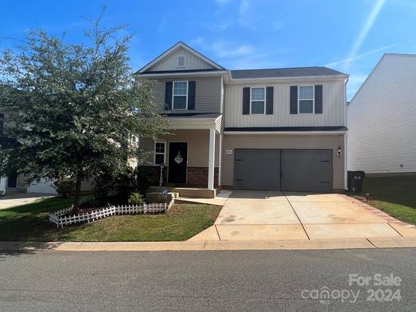 16016 Preston Knoll LN, Charlotte, NC 28215