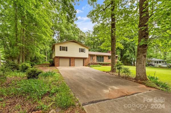 1090 Mcalway CT, Newton, NC 28658