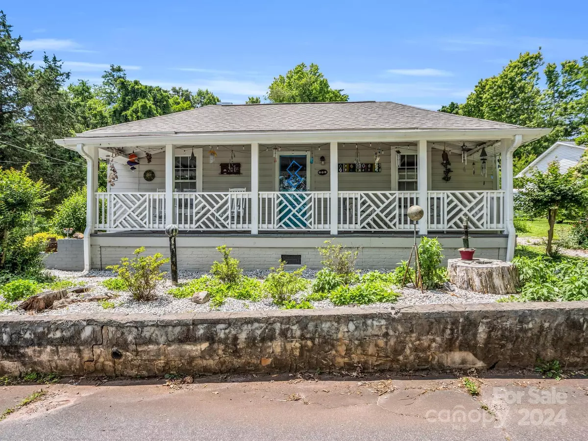 Rutherfordton, NC 28139,222 S Hillside ST