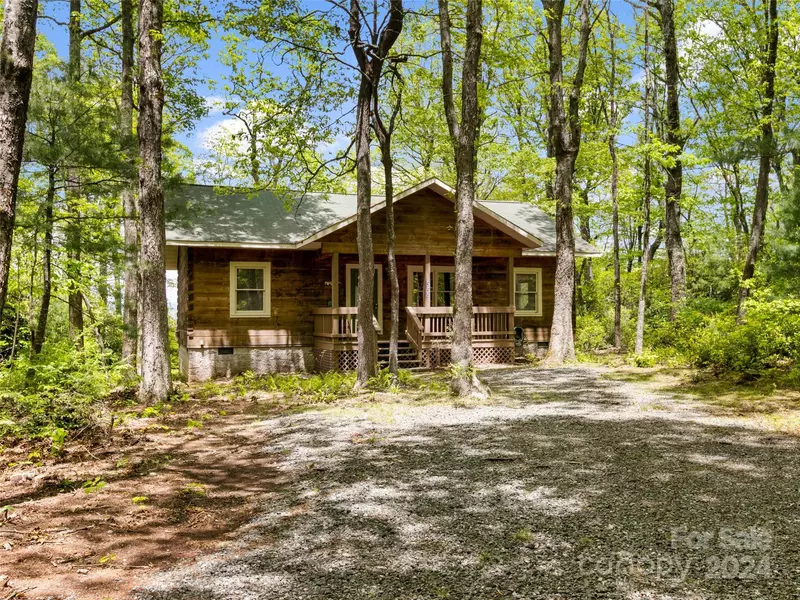 559 Roaring Rock RD, Black Mountain, NC 28711