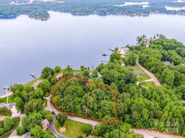393 Lakeview Shores LOOP #517, Mooresville, NC 28117