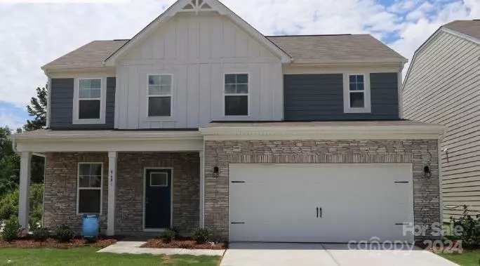 8601 Acadia Pkwy, Sherrills Ford, NC 28673