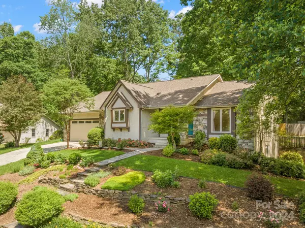 Arden, NC 28704,13 Spring Cove CT