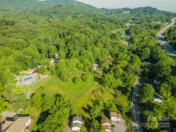 Asheville, NC 28806,99999 Forest Creek DR