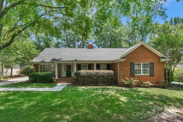 1316 Braeburn RD, Charlotte, NC 28211