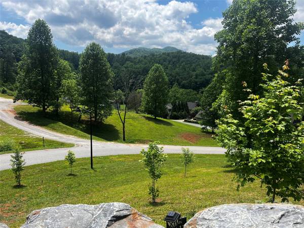 11 Copper Canopy DR, Cullowhee, NC 28723