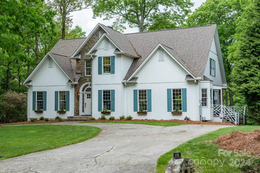 305 Troon AVE, Glade Valley, NC 28627