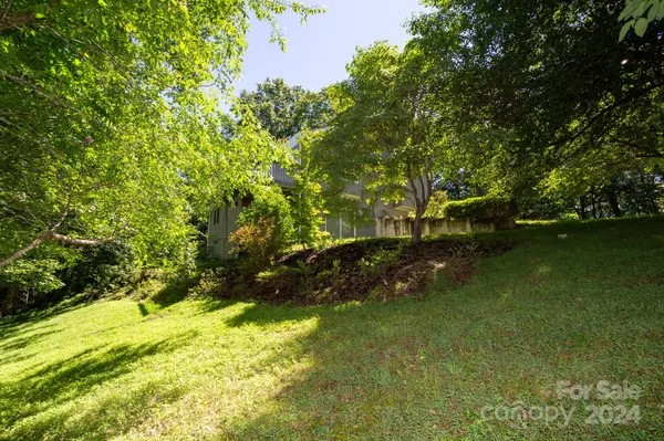 Asheville, NC 28805,103 Daybreak LN