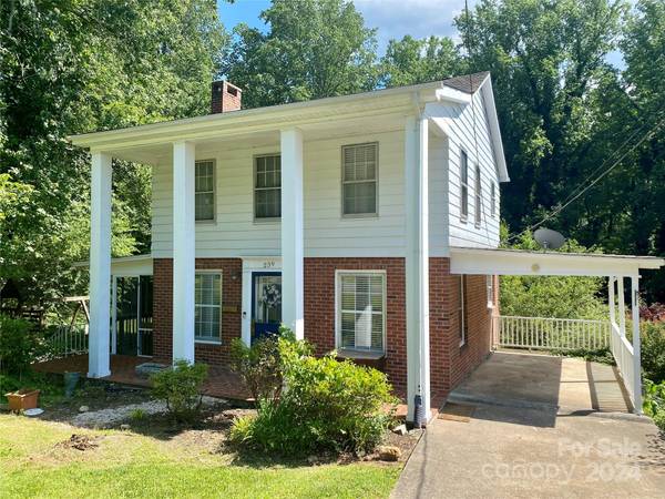 239 N Anderson ST, Morganton, NC 28655