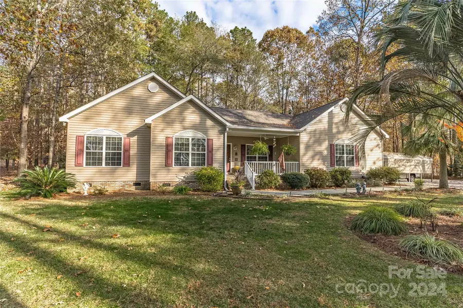 2648 Harbor View RD, Camden, SC 29020