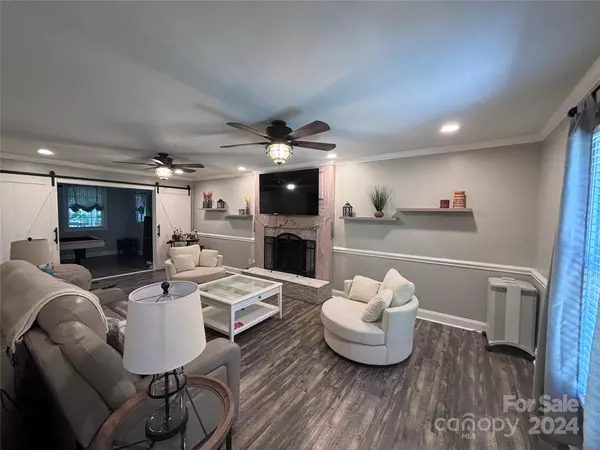 Kings Mountain, NC 28086,407 Pineview DR