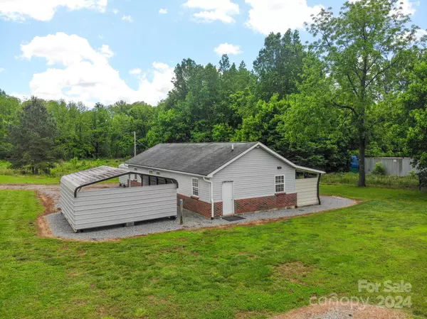 Shelby, NC 28150,3278 Marshall Wolf RD