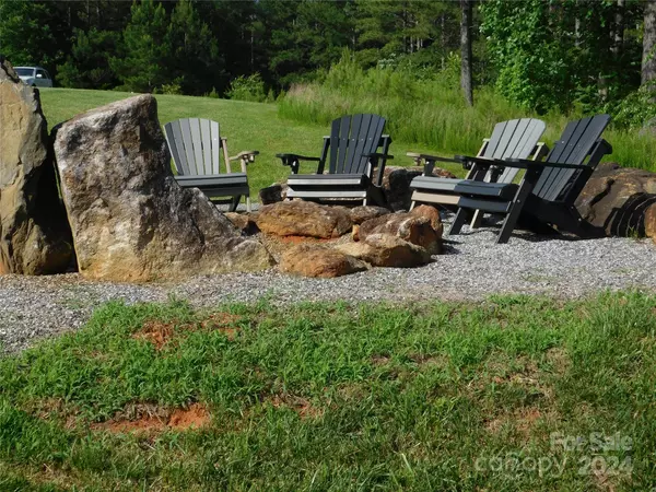 Valdese, NC 28690,231 Grandfathers PASS NW #23