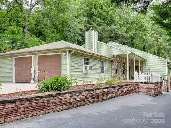 433 Lakey Gap RD, Black Mountain, NC 28711