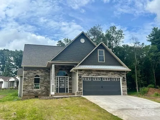 Hudson, NC 28638,137 Maplewood CT