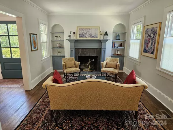 Gastonia, NC 28052,210 Forest Hill LN