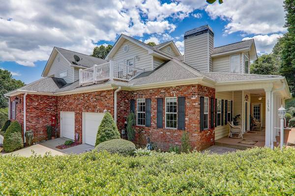 603 Carriage Commons DR, Hendersonville, NC 28791