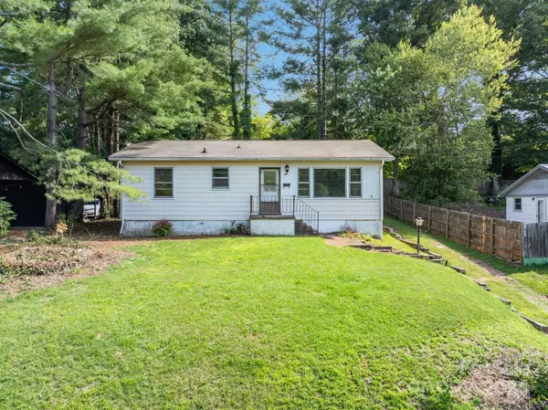Asheville, NC 28806,163 Davenport RD