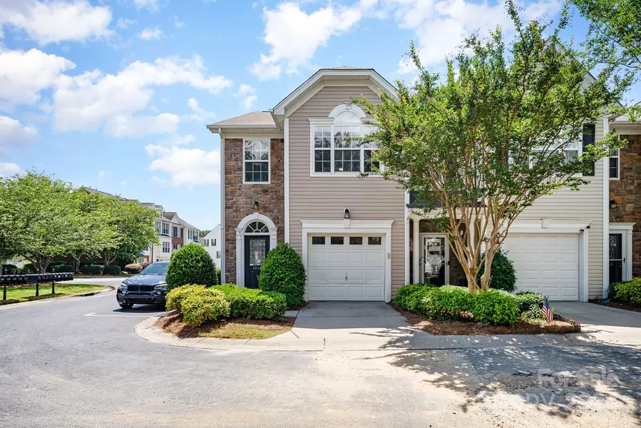 1912 Travertine LN, Fort Mill, SC 29708