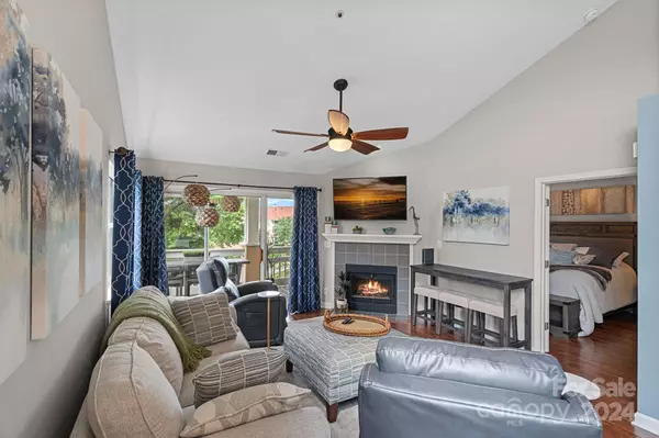 Cornelius, NC 28031,18009 Kings Point DR #R
