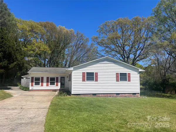 915 Timberlane DR, Mount Holly, NC 28120