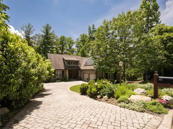 45 Gray Duster CIR, Biltmore Lake, NC 28715