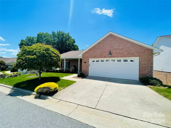 1227 Wexford Village CIR, Lenoir, NC 28645