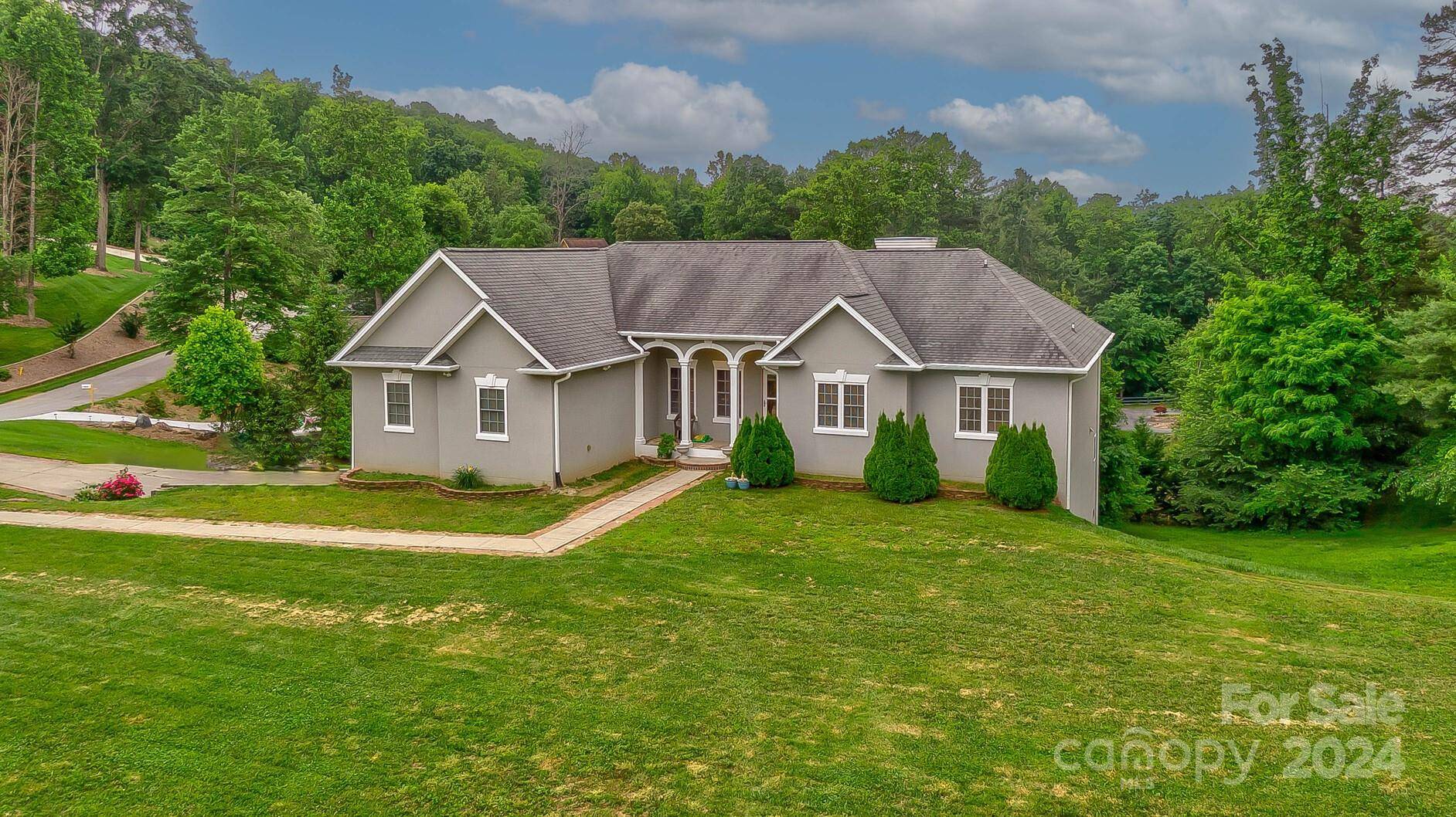 Hendersonville, NC 28792,150 Baton LN