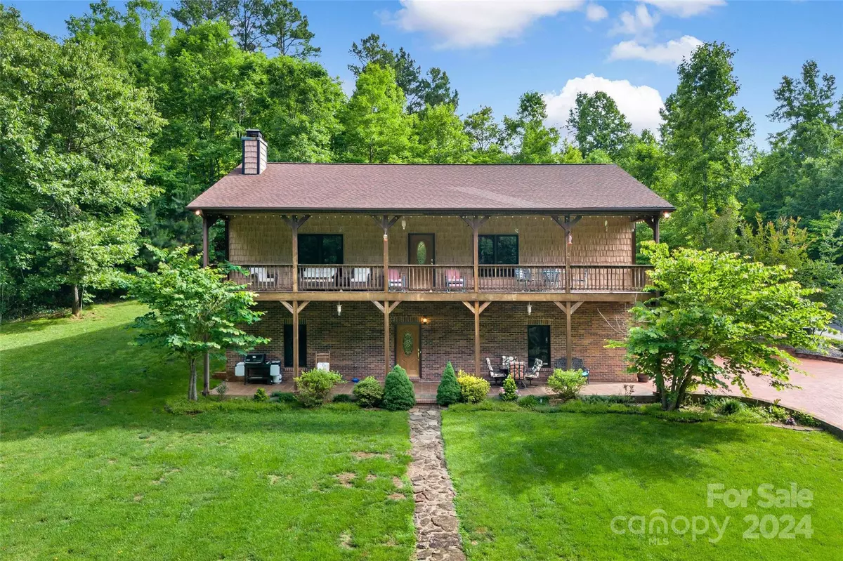 Nebo, NC 28761,967 Clear Water DR
