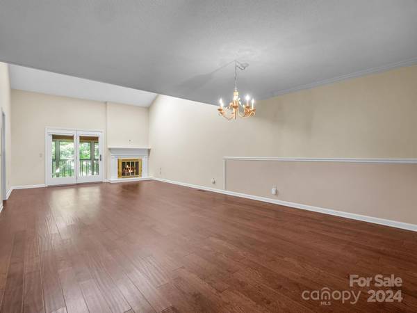 Hendersonville, NC 28791,103 Chinquapin Oak LN