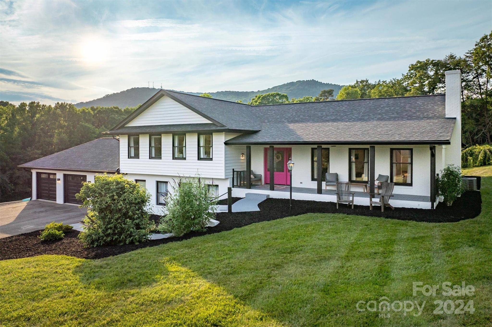 Hickory, NC 28602,6090 Tuckborough None