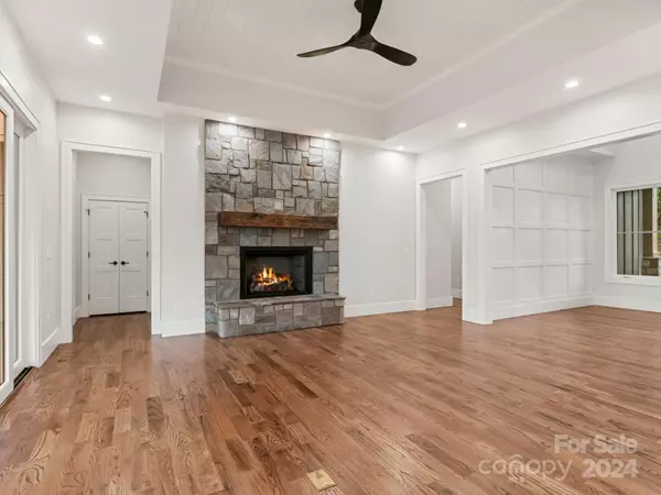 Mills River, NC 28759,140 Barnrock DR