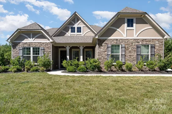 211 Hollyhock DR, Matthews, NC 28104
