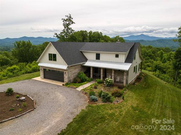 41 Creek Run RD, Candler, NC 28715