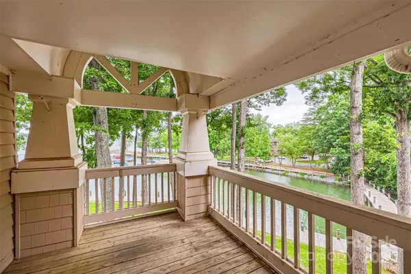 Davidson, NC 28036,712 Southwest DR