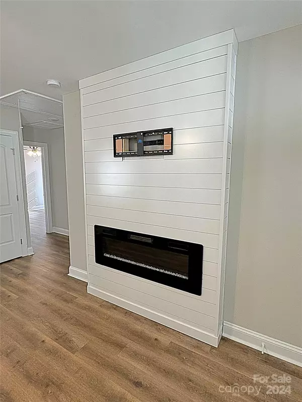 Kannapolis, NC 28083,518 E 22nd ST