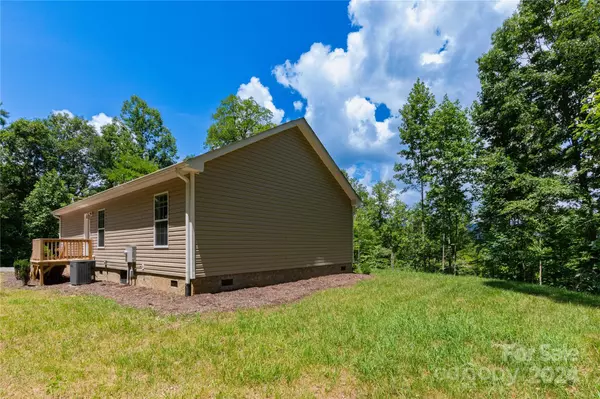 Sylva, NC 28779,1001 Safari DR