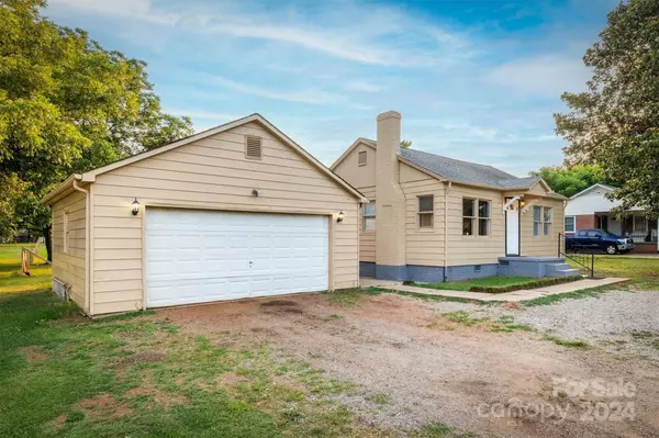 Newton, NC 28658,2141 Dove ST