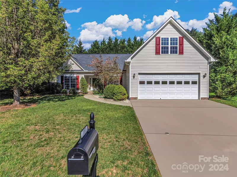 181 Meadow Pathway DR, Fletcher, NC 28732