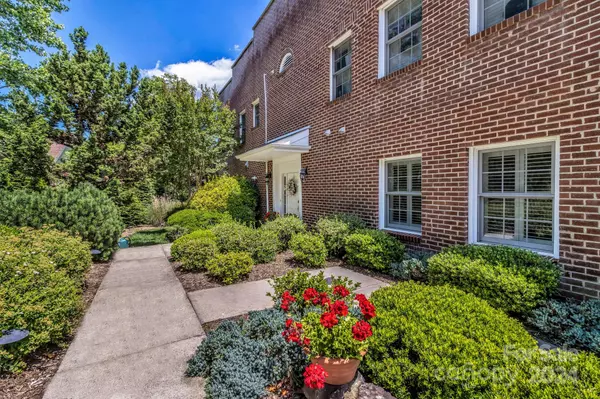 Flat Rock, NC 28731,2688 Greenville HWY #A