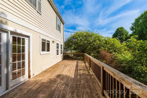 Waynesville, NC 28786,108 Johnson Hill DR