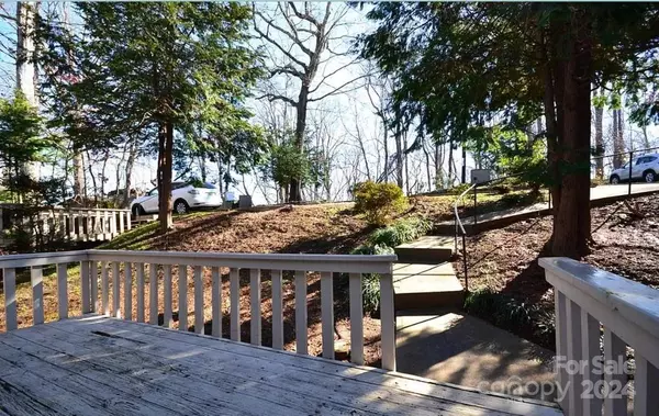 Asheville, NC 28806,127 Riverview DR #7