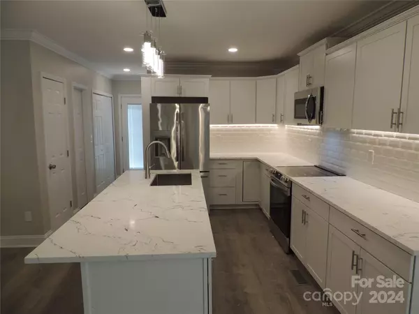 Conover, NC 28613,520 1st ST W