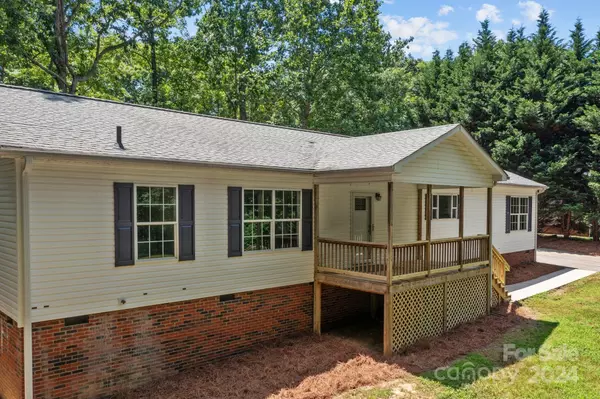 Maiden, NC 28650,3750 Rolling View LN