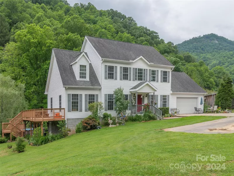 10946 Rush Fork RD, Clyde, NC 28721