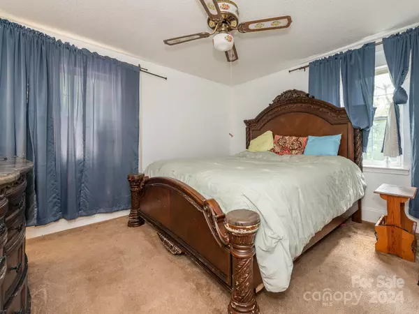 Gastonia, NC 28052,124 Shady Bluff DR