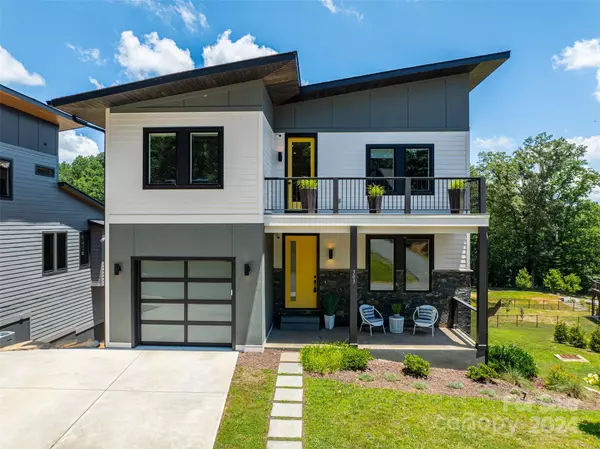Asheville, NC 28806,303 Iron Ridge LOOP