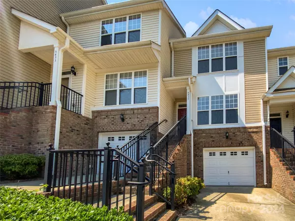 6437 Terrace View CT, Charlotte, NC 28269